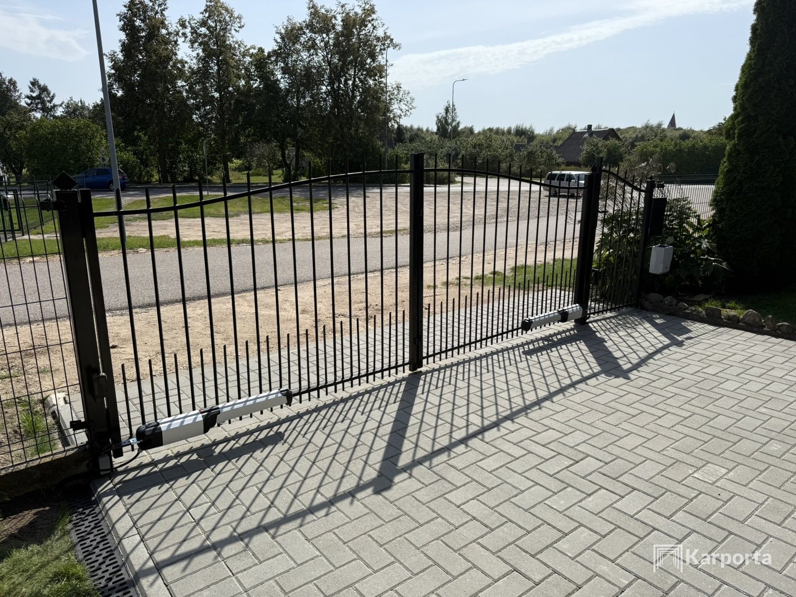 Karporta įrengti kiemo vartai